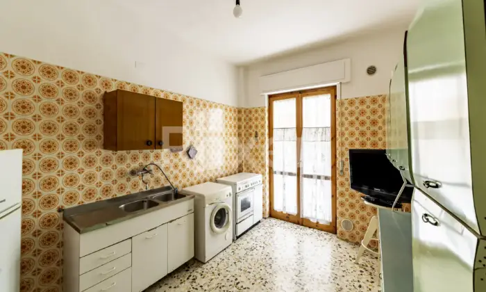 Rexer-Canosa-di-Puglia-Appartamento-al-primo-piano-con-box-auto-Altro
