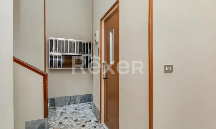 Rexer-Monza-Monza-Bilocale-ristrutturato-ultimo-piano-con-balcone-Altro