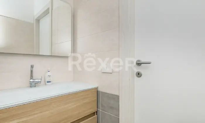 Rexer-Monza-Monza-Bilocale-ristrutturato-ultimo-piano-con-balcone-Altro