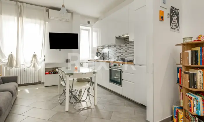 Rexer-Monza-Monza-Bilocale-ristrutturato-ultimo-piano-con-balcone-Altro