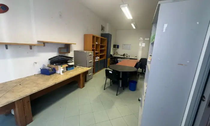 Rexer-Carrara-Vendesi-locale-commerciale-a-Avenza-Altro