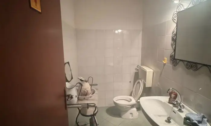 Rexer-Carrara-Vendesi-locale-commerciale-a-Avenza-Altro