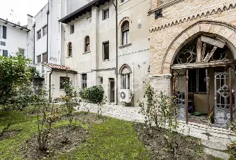 Rexer-Portogruaro-Casa-storica-indipendente-con-giardino-provato-Altro