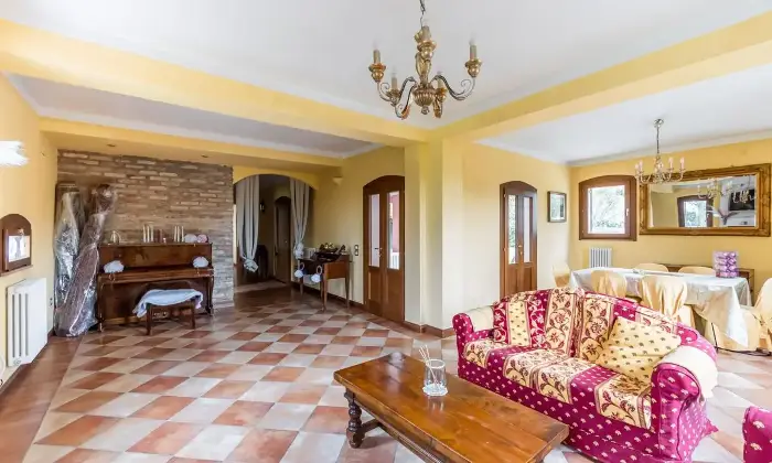 Rexer-Vigodarzere-GRANDE-CASALE-RISTRUTTURATO-Sala