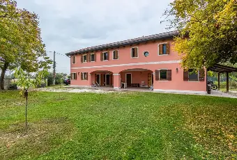 Rexer-Vigodarzere-GRANDE-CASALE-RISTRUTTURATO-Giardino