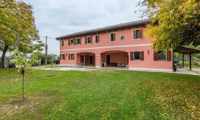 Rexer-Vigodarzere-GRANDE-CASALE-RISTRUTTURATO-Giardino