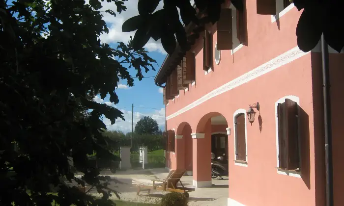 Rexer-Vigodarzere-GRANDE-CASALE-RISTRUTTURATO-Giardino