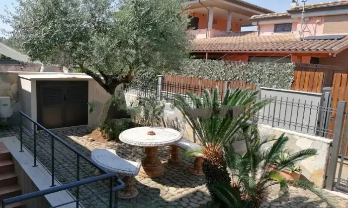 Rexer-Latina-Vendesi-Villa-a-schiera-a-Latina-Altro