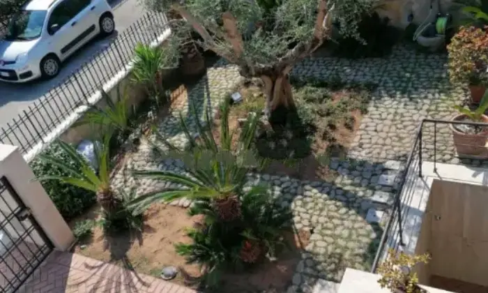 Rexer-Latina-Vendesi-Villa-a-schiera-a-Latina-Altro