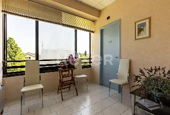 Rexer-Santa-Maria-Maddalena-Locale-commerciale-indipendente-di-mq-in-zona-servita-Altro