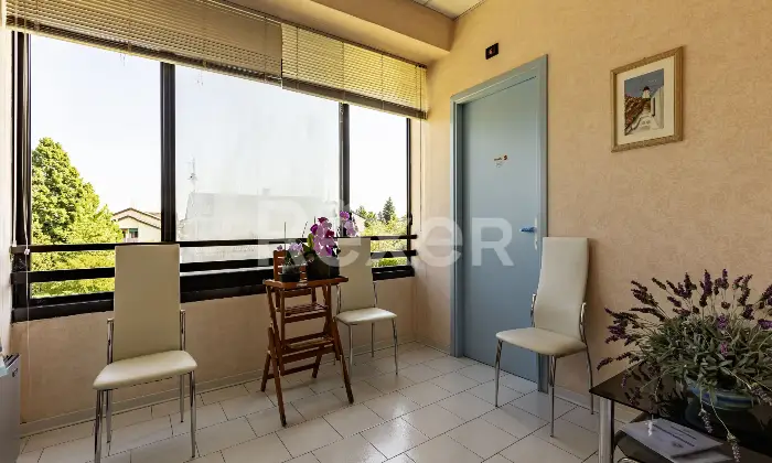 Rexer-Santa-Maria-Maddalena-Locale-commerciale-indipendente-di-mq-in-zona-servita-Altro