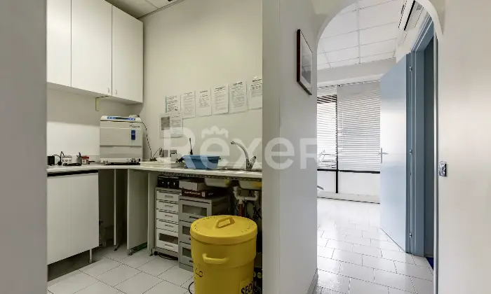 Rexer-Santa-Maria-Maddalena-Locale-commerciale-indipendente-di-mq-in-zona-servita-Altro