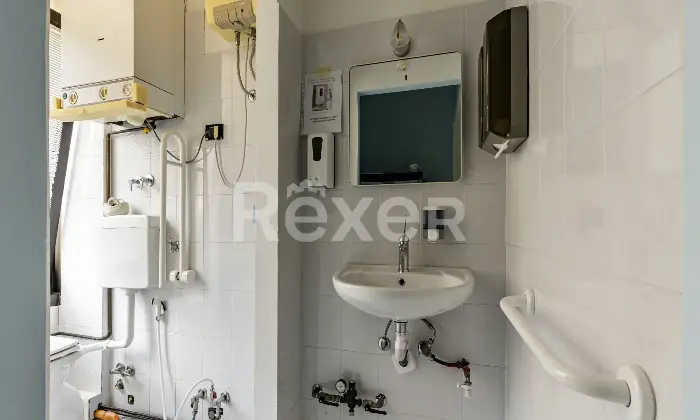 Rexer-Santa-Maria-Maddalena-Locale-commerciale-indipendente-di-mq-in-zona-servita-Altro