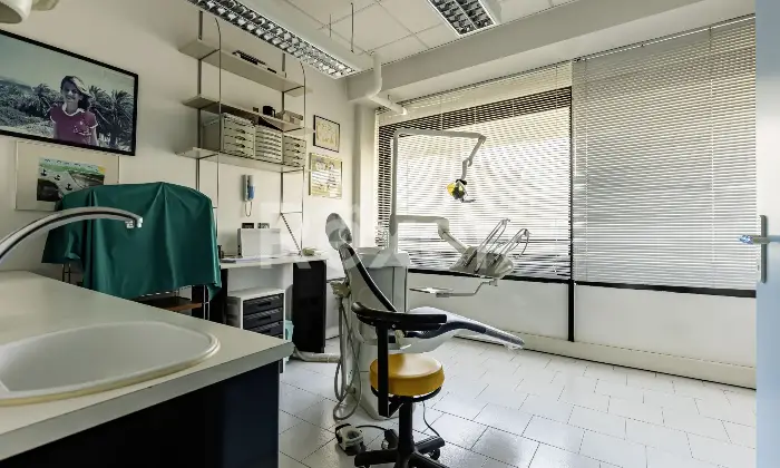 Rexer-Santa-Maria-Maddalena-Locale-commerciale-indipendente-di-mq-in-zona-servita-Altro