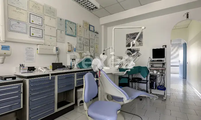 Rexer-Santa-Maria-Maddalena-Locale-commerciale-indipendente-di-mq-in-zona-servita-Altro