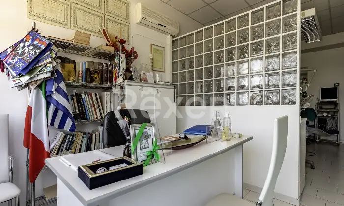 Rexer-Santa-Maria-Maddalena-Locale-commerciale-indipendente-di-mq-in-zona-servita-Altro