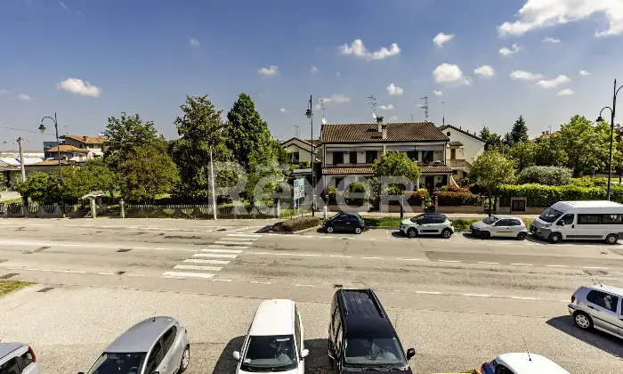 Rexer-Santa-Maria-Maddalena-Locale-commerciale-indipendente-di-mq-in-zona-servita-Altro