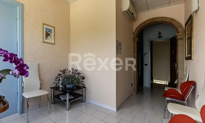 Rexer-Santa-Maria-Maddalena-Locale-commerciale-indipendente-di-mq-in-zona-servita-Altro