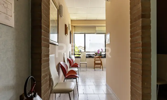 Rexer-Santa-Maria-Maddalena-Locale-commerciale-indipendente-di-mq-in-zona-servita-Altro