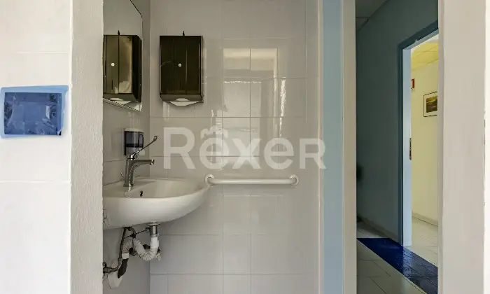 Rexer-Santa-Maria-Maddalena-Locale-commerciale-indipendente-di-mq-in-zona-servita-Altro