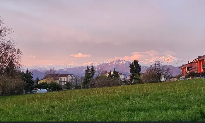 Rexer-SantAnna-Avagnina-Vendesi-Ampio-Cascinale-con-Vista-Panoramica-a-Mondov-Altro