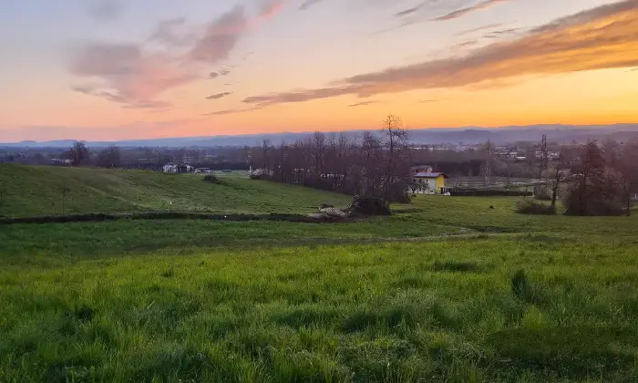 Rexer-SantAnna-Avagnina-Vendesi-Ampio-Cascinale-con-Vista-Panoramica-a-Mondov-Altro