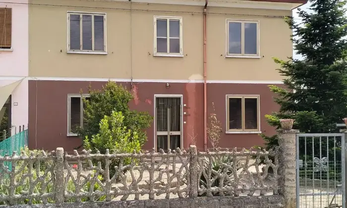 Rexer-Berra-Vendesi-Villa-Bifamiliare-a-Riva-del-Po-Berra-Altro