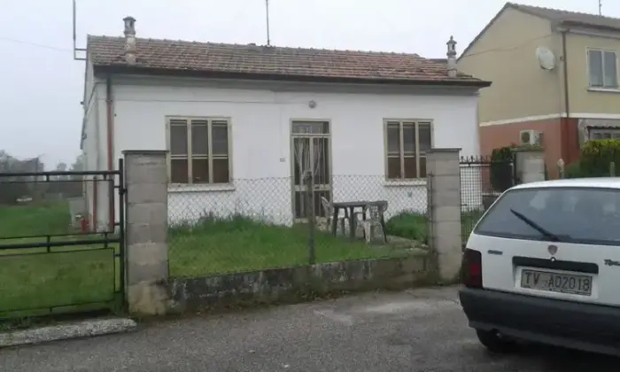 Rexer-Berra-Vendesi-Casa-di-paese-a-Riva-del-Po-Via-Bellaria-Altro