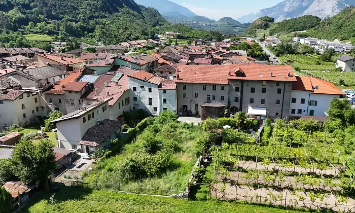 Rexer-Vallelaghi-Intero-fabbricato-con-giardino-a-Vallelaghi-TN-fraz-Vezzano-Altro