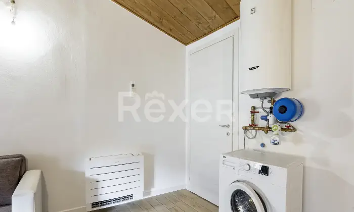 Rexer-Bergamo-BILOCALE-ULTIMO-PIANO-RISTRUTTURATO-Altro