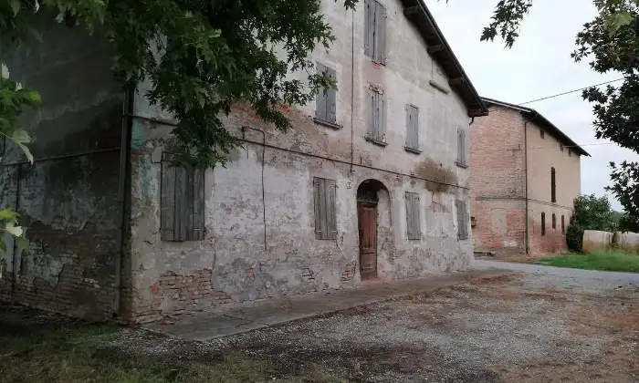 Rexer-Campagnola-Emilia-Casa-colonica-con-stalla-e-fienile-Campagnola-Emilia-RE-Altro
