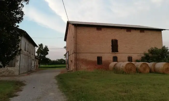 Rexer-Campagnola-Emilia-Casa-colonica-con-stalla-e-fienile-Campagnola-Emilia-RE-Altro