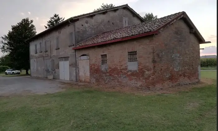 Rexer-Campagnola-Emilia-Casa-colonica-con-stalla-e-fienile-Campagnola-Emilia-RE-Altro