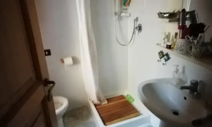 Rexer-Fontecchio-Terratetto-panoramico-ristrutturato-antisismico-arredato-Bagno