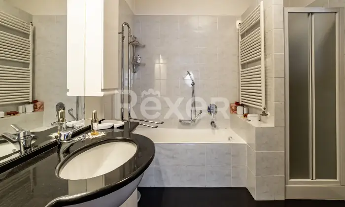 Rexer-Bologna-Casa-indipendente-con-tre-unit-immobiliari-Altro