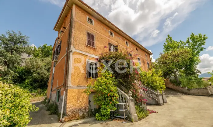 Rexer-Montelibretti-Porzione-di-villa-bifamiliare-con-terreno-e-vista-panoramica-a-Montelibretti-Altro