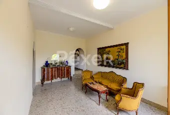 Rexer-Montelibretti-Porzione-di-villa-bifamiliare-con-terreno-e-vista-panoramica-a-Montelibretti-Altro