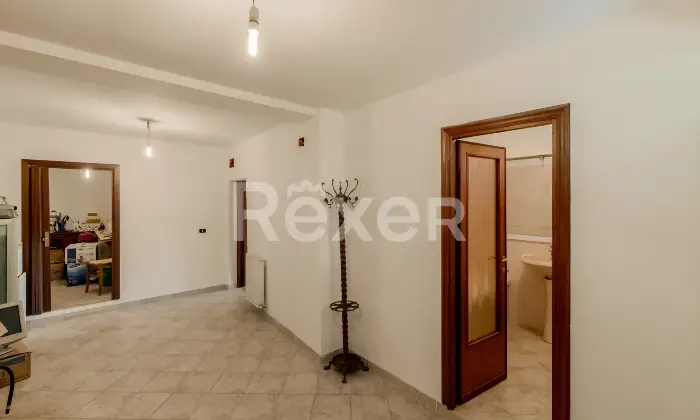 Rexer-Montelibretti-Porzione-di-villa-bifamiliare-con-terreno-e-vista-panoramica-a-Montelibretti-Altro