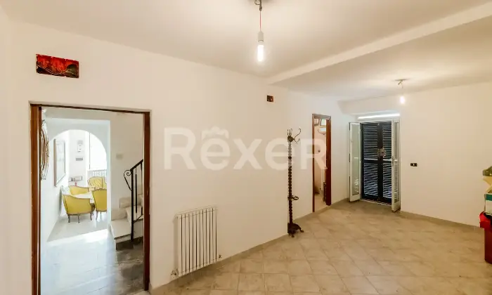 Rexer-Montelibretti-Porzione-di-villa-bifamiliare-con-terreno-e-vista-panoramica-a-Montelibretti-Altro