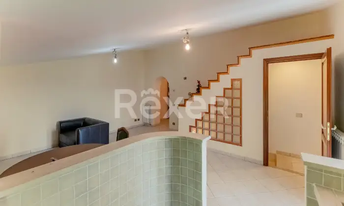 Rexer-Montelibretti-Porzione-di-villa-bifamiliare-con-terreno-e-vista-panoramica-a-Montelibretti-Altro