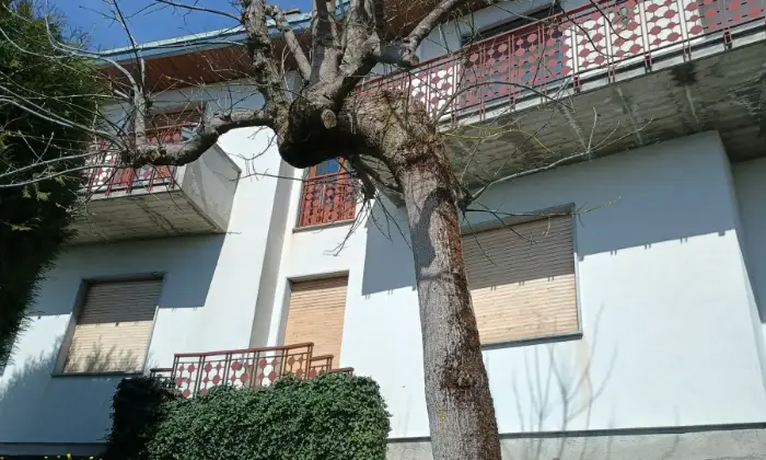 Rexer-Brunate-Villa-singola-con-grande-giardino-e-panorama-mozzafiato-Altro