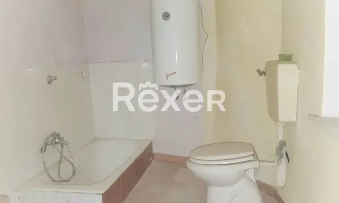Rexer-Montalto-Uffugo-Casa-indipendente-con-giardino-Bagno