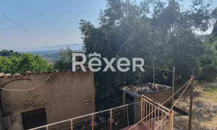 Rexer-Montalto-Uffugo-Casa-indipendente-con-giardino-Terrazzo