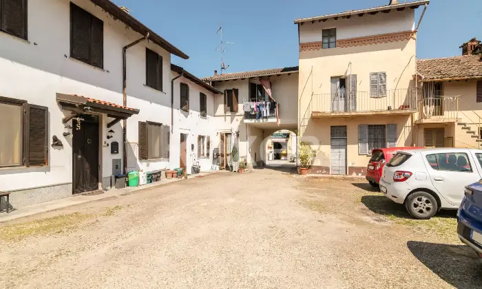 Rexer-CERGNAGO-Casa-Semi-Indipendente-su-Due-Livelli-con-Doppio-Ingresso-Ideale-per-Famiglie-Altro