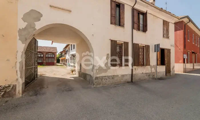 Rexer-CERGNAGO-Casa-Semi-Indipendente-su-Due-Livelli-con-Doppio-Ingresso-Ideale-per-Famiglie-Altro