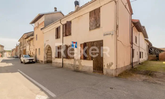Rexer-CERGNAGO-Casa-Semi-Indipendente-su-Due-Livelli-con-Doppio-Ingresso-Ideale-per-Famiglie-Altro