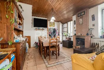 Rexer-CERGNAGO-Casa-Semi-Indipendente-su-Due-Livelli-con-Doppio-Ingresso-Ideale-per-Famiglie-Altro
