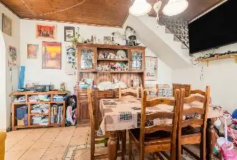 Rexer-CERGNAGO-Casa-Semi-Indipendente-su-Due-Livelli-con-Doppio-Ingresso-Ideale-per-Famiglie-Altro