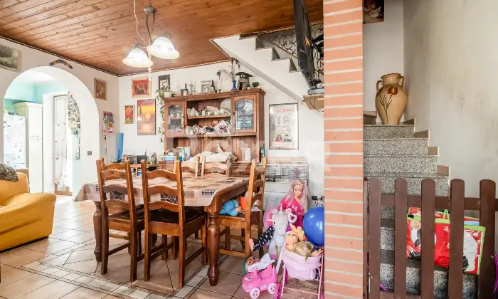 Rexer-CERGNAGO-Casa-Semi-Indipendente-su-Due-Livelli-con-Doppio-Ingresso-Ideale-per-Famiglie-Altro