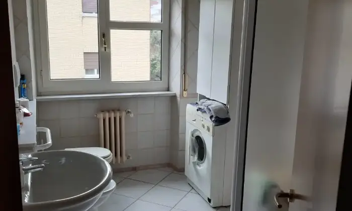 Rexer-Teramo-Appartamento-ampio-e-luminoso-Bagno